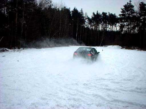 [na torze lodowym AlfaRomeo]